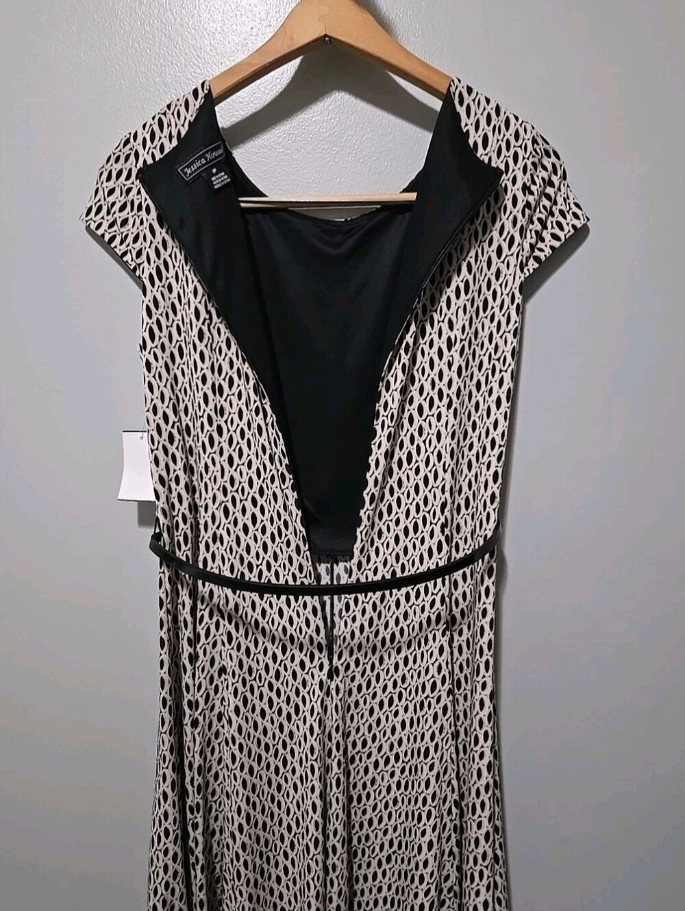 Jessica Howard Women's Dress Sz. 8 Petite Black Cream Geometric Belt Cap Sleeve - Picture 9 of 10